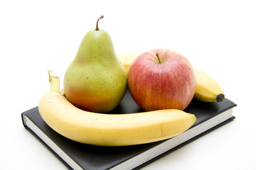 Obst auf Buch