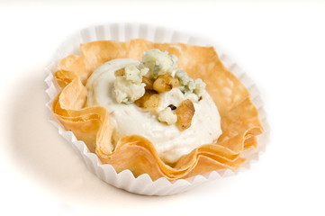Volauvent of blue cheese and walnut