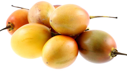 tomates arbustes, fruits tropicaux, fond blanc