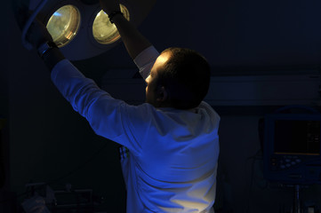 Medical doctor checking the lights at emergency room