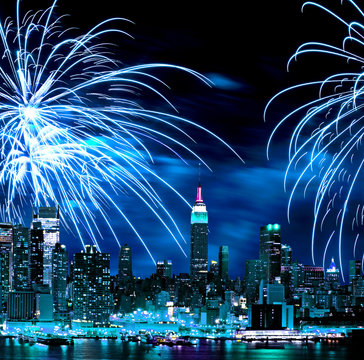 Fototapeta The New York City skyline and fireworks