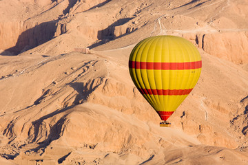 Naklejka premium Hot air balloon in Egypt