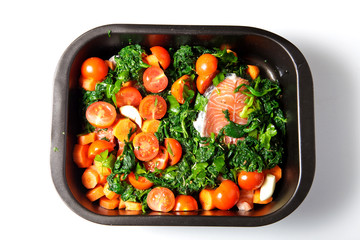 Salmon with Spinach and Tomatos