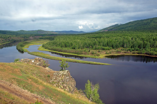 Taigalandschaft an der Lena in Ost-Sibirien