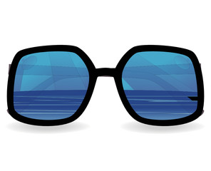 Sun glasses with sea reflexion