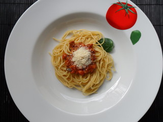 Spaghetti Bolognese mit Parmesan