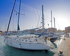 Fototapeta premium Sailing yachts in a marina