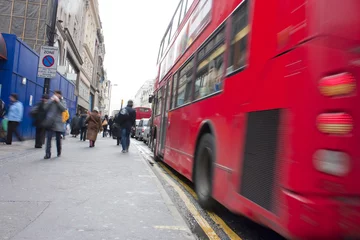 Papier Peint photo autocollant Bus rouge de Londres Rue d& 39 Oxford animée