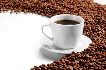 Cup with coffee, costing on coffee grain