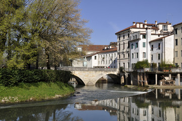 Fototapeta na wymiar Vicenza Veneto river bridge pusterla