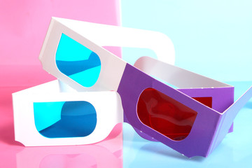Glasses for the volumetric image