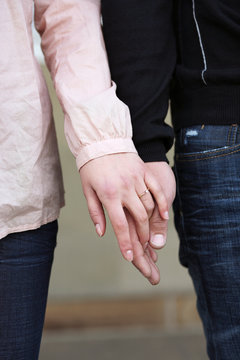 Liebespaar Händchenhalten