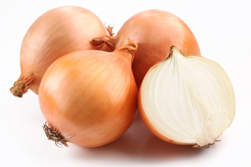 Fototapeta premium Fresh bulbs of onion on a white background