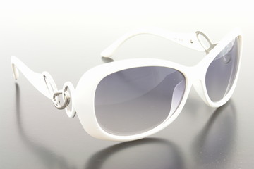 Lunettes de soleil blanches