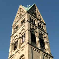 Turm der Rochuskirche in der Düsseldorfer Innenstadt