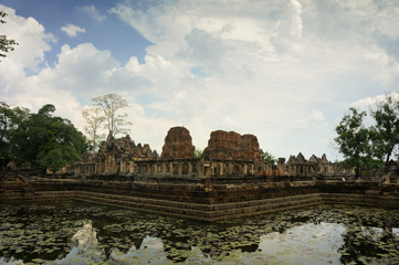 Fototapeta na wymiar Muang Tam Sanctuary, pond and horizontal