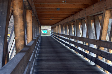 Fototapeta premium ponte di lengo coperto