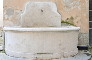 Neo-classic marble fountain