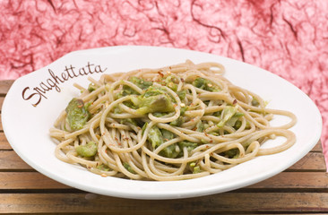 spaghetti con asparagi