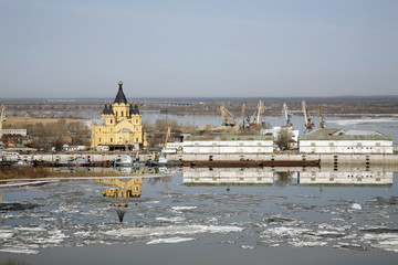 Nizhny Novgorod: Alexander Nevsky Cathedral and the famous "Arro