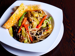 vegetarian pasta in olive oil
