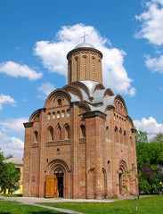 Fototapeta na wymiar Pyatnitskaya church, Chernigov, Ukraine