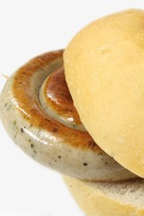 Bratwurstschnecke im Brötchen