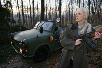 Frauen an der Waffe 10