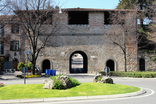 City gate, Colle Aperto, Città Alta, Bergamo, Italy, Lombardy