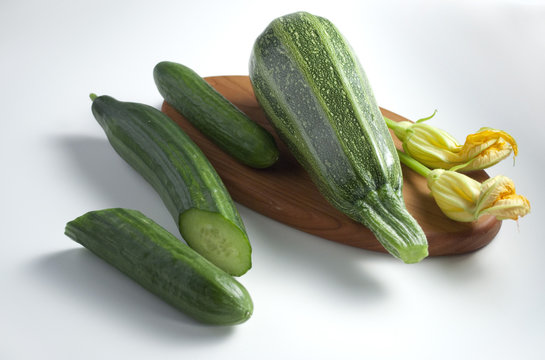 Assortment of cucumbers (Verschiedene Sorten von Gurken)