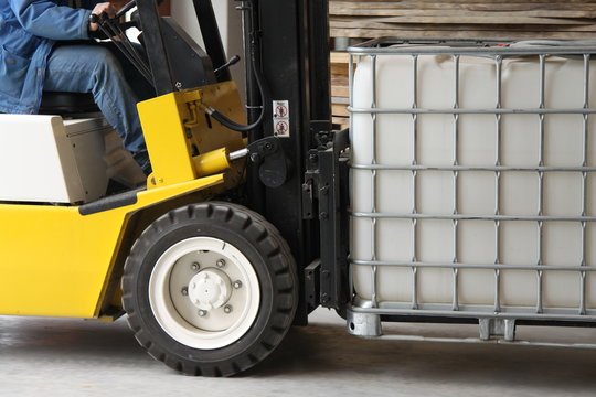 gabelstapler&kunststoffbeh&auml;lter