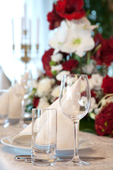 BANQUET TABLE