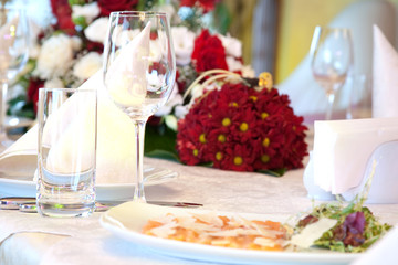BANQUET TABLE