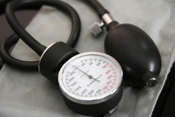 sphygmomanometer