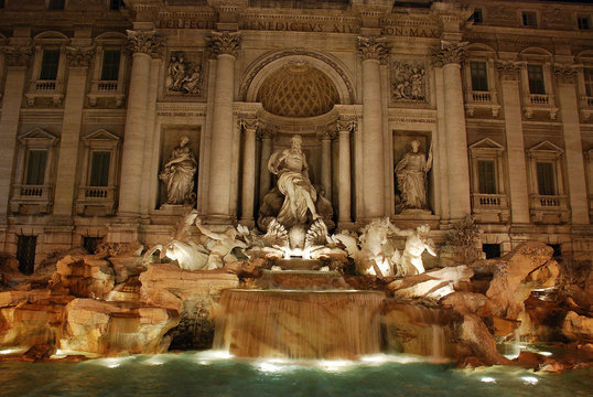 Roma -  Fontana di Trevi notturna