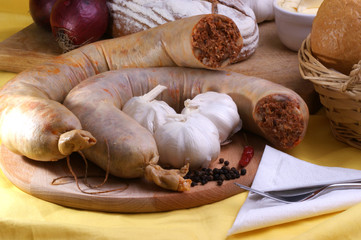 Wurstplatte mit hausgemachter Frischwurst