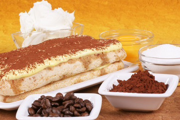 Tiramisù cake and its ingredients