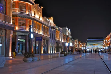 Foto auf Glas Beijing Qianmen old shopping street at night © claudiozacc