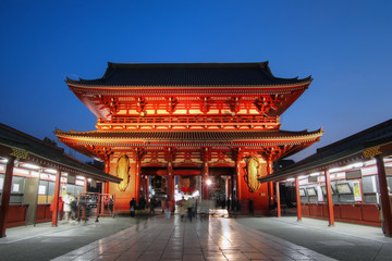 Porte au Temple Senso-ji à Asakusa, Tokyo, Japon