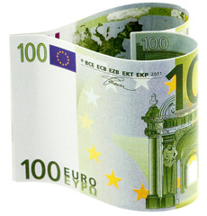 billets de 100 euros assemblés, forme de coeur, fond blanc