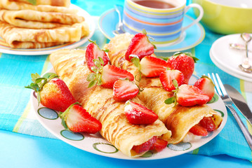 pancakes with strawberry