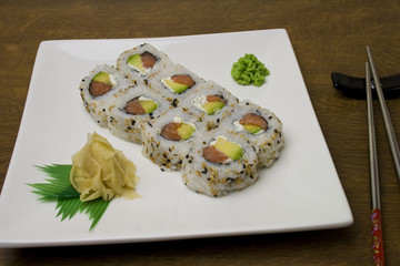 Sushi sake avocado i.o.