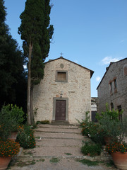 Fototapeta na wymiar A small rural church in Tuscany