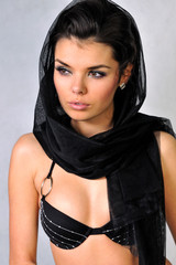 dziewczyna z chustą © par