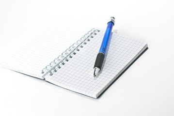 Notizblock mit Kugelschreiber