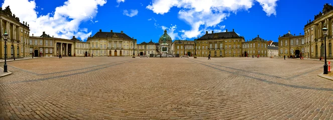 Fotobehang Place du palais d’Amalienborg à Copenhague © Alexi Tauzin