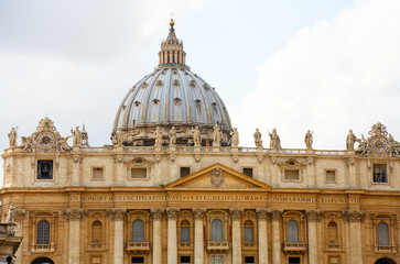 Fototapeta na wymiar St. Peter's Basilica - Rome