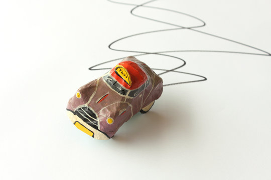 Coche perdiendo el control