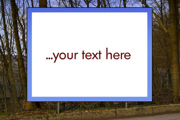 Plakatwand mit eigenen Texten beschriften