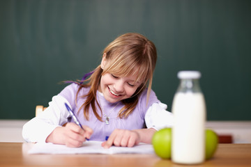 Sch&uuml;lerin in der Grundschule